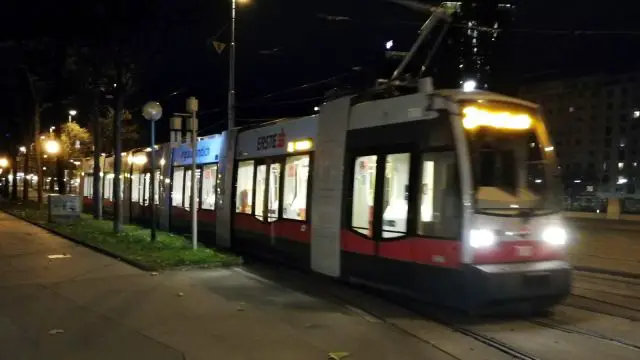Tram Train by Night / Schwedenplatz, Vienna © echonet.at / rv